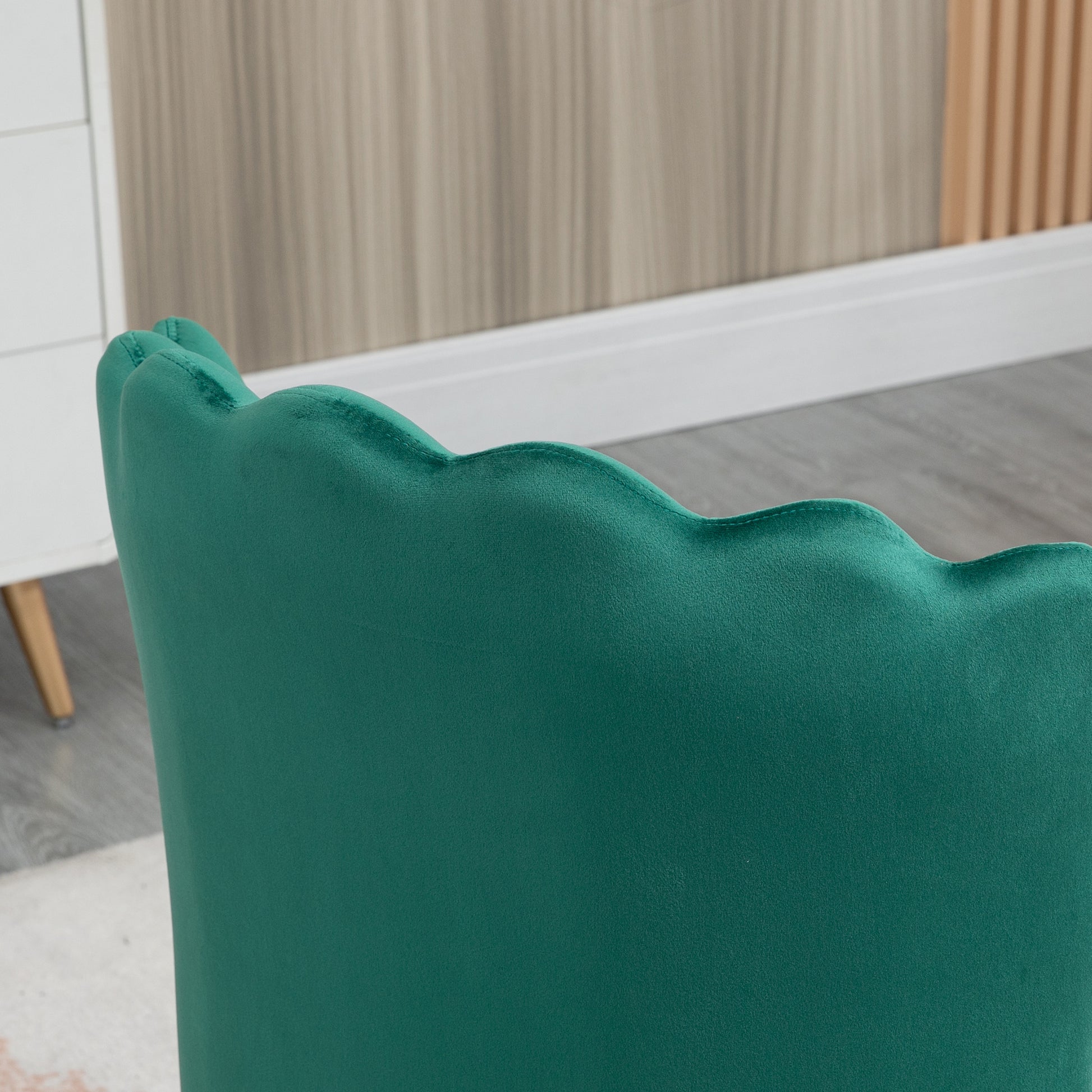 Glam Velvet-Feel Shell Accent Chair, Luxe Vanity Makeup Seat, Metal Legs, Comfort Padding in Green | HOMCOM-6
